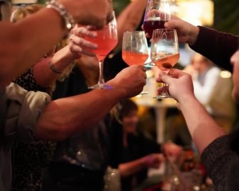 athos lounge club brindis copas noche